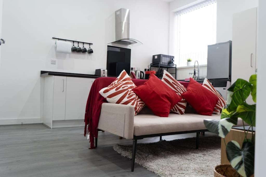 Stylish 1 Bed Apartment In Newly Refurbished Building W/ Parking & Wi-Fi Бирмингем Экстерьер фото